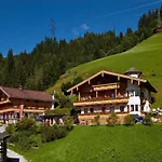 Pensionat Staudacher 3*